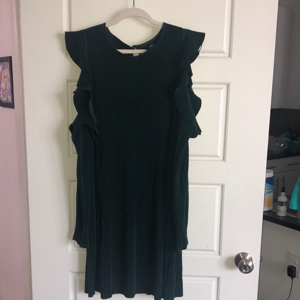 Long sleeve shoulder cut out dress